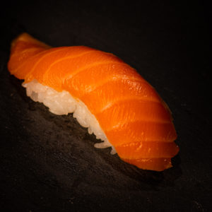 NIGIRI SALMONE CRUDO